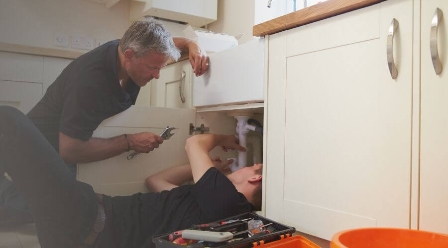 Expert burst pipe repair services in Thicket, TX